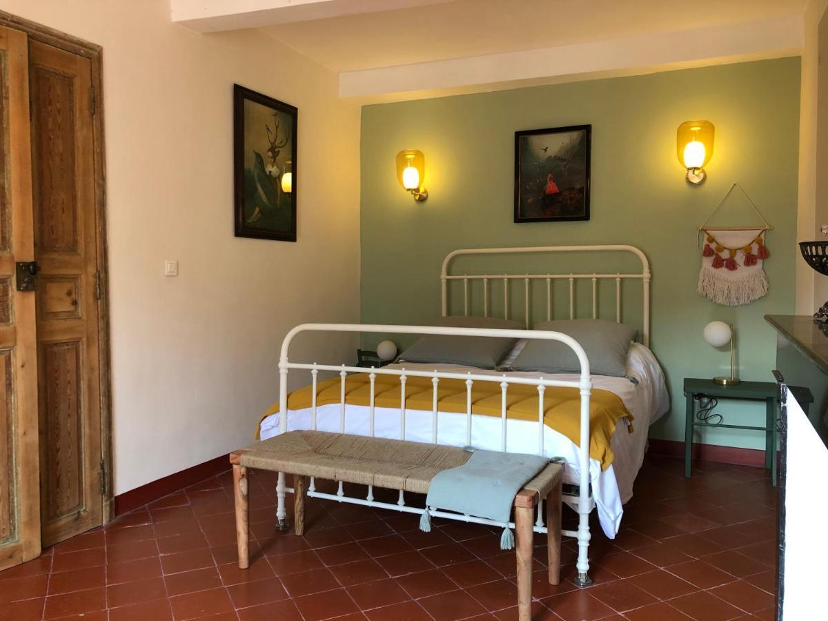 L'Oiseau Bleu Rollier Bed and Breakfast Roubia Buitenkant foto